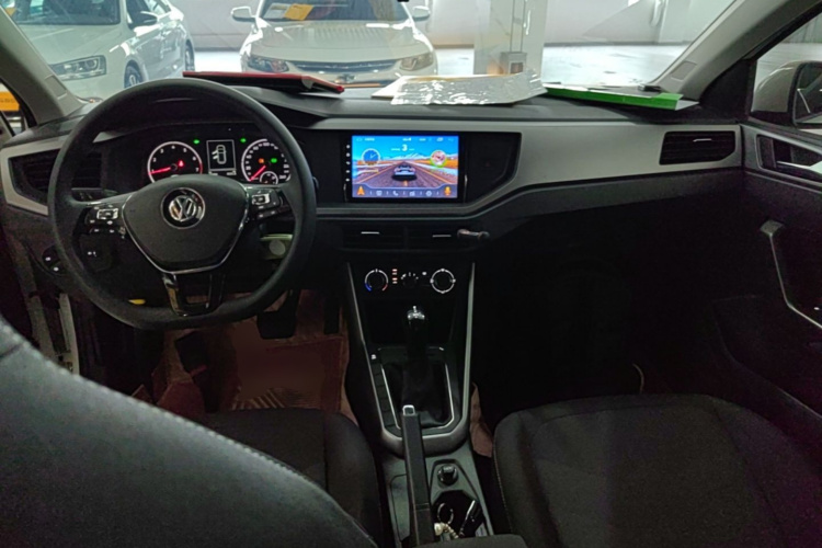 Volkswagen Polo 2020 car image #11