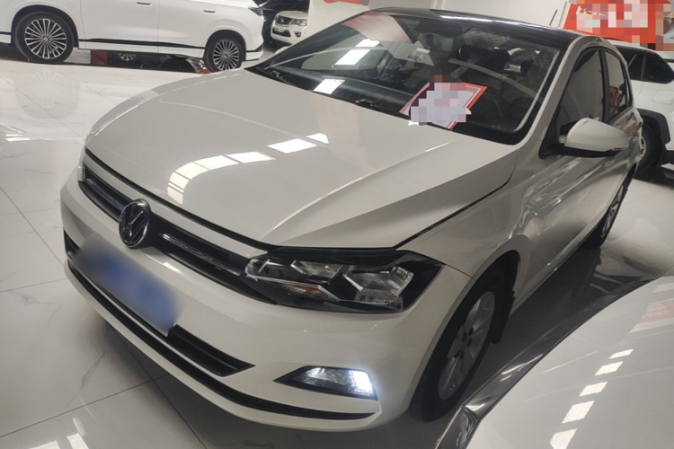 Volkswagen Polo 2020 car image #2