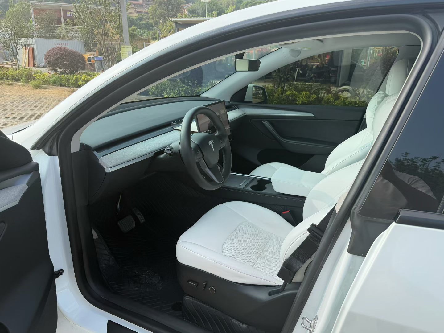 Tesla Model Y 2024 #2 Tesla Model Y 2024 صورة سيارة #2