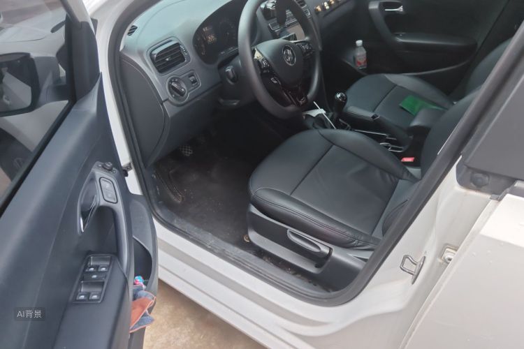 Volkswagen Polo 2018 car image #18