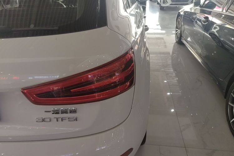 Audi Q3 2016 #8 Audi Q3 2016 car image #8