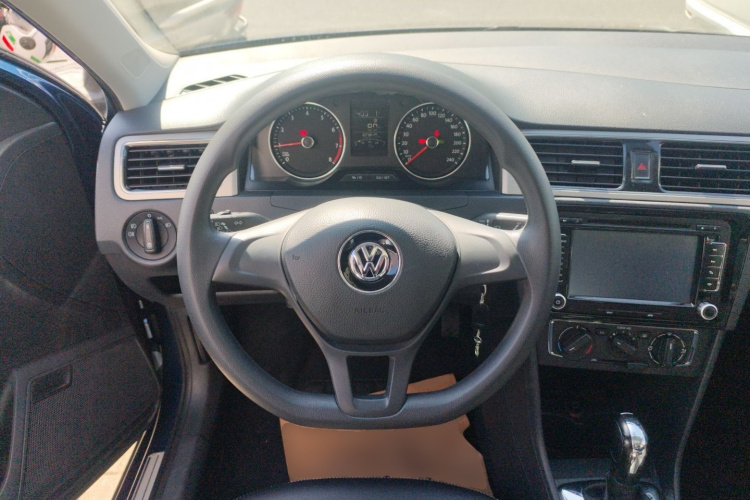 Volkswagen Santana 2016 صورة سيارة #11