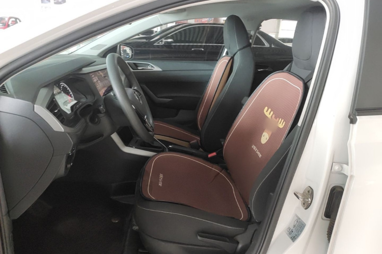 Volkswagen Polo 2021 car image #19
