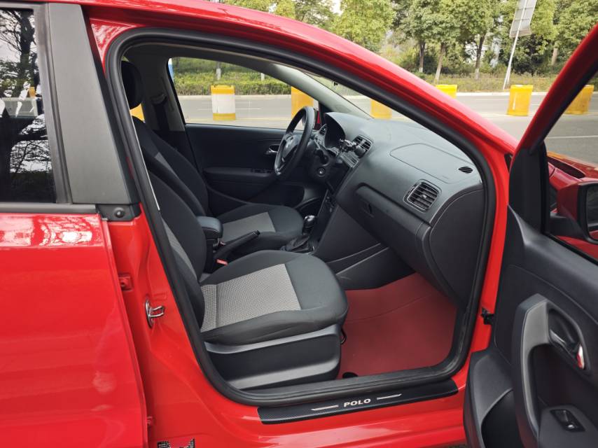 Volkswagen Polo 2019 car image #8