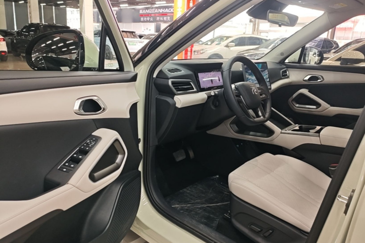 BYD YuanUP 2025 imagem de carro #12