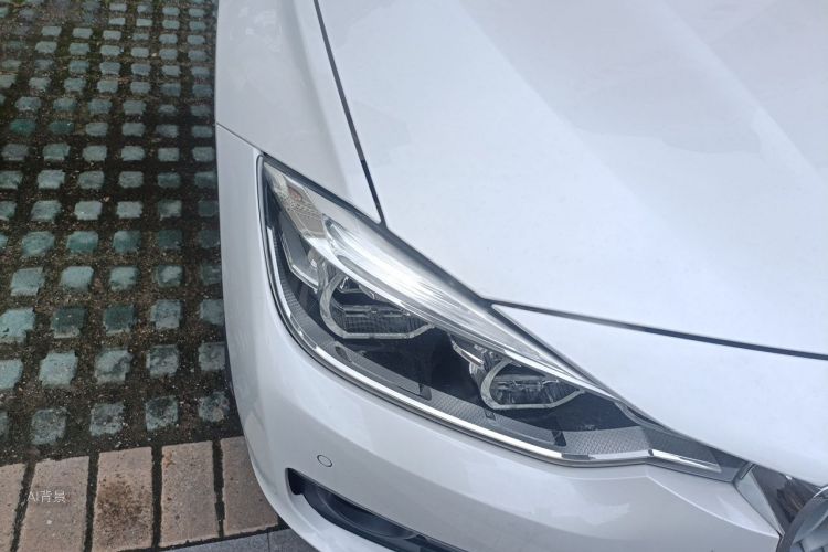 BMW 3 Series 2018 #8 BMW 3 Series 2018 car image #8