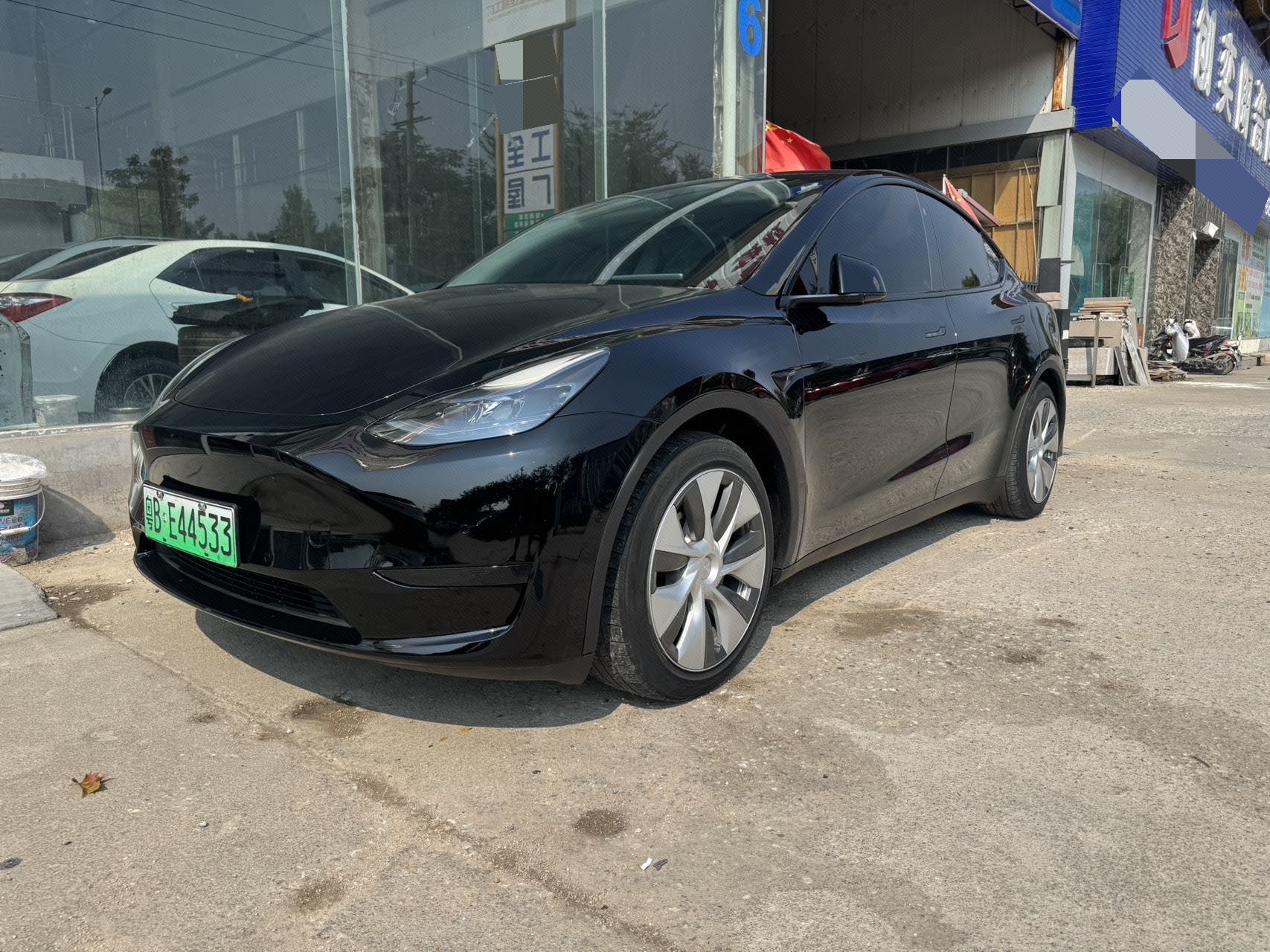 Tesla Model Y 2023 Tesla Model Y 2023 car image