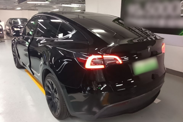 Tesla Model Y 2021 #5 Tesla Model Y 2021 car image #5