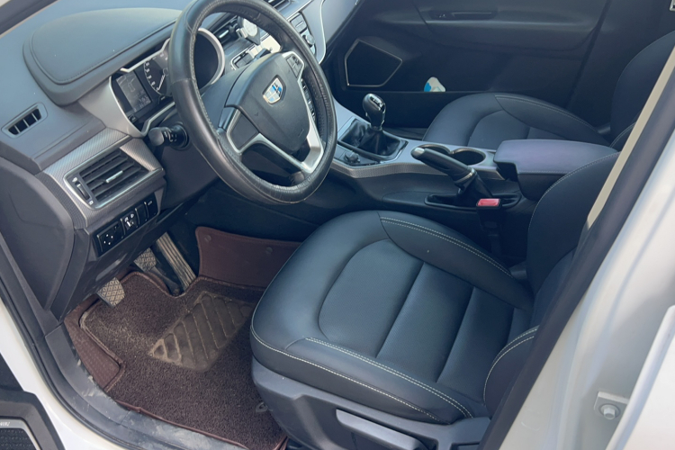 GEELY Emgrand GS 2018 car image #17