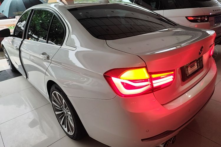BMW 3 Series 2019 car image #5