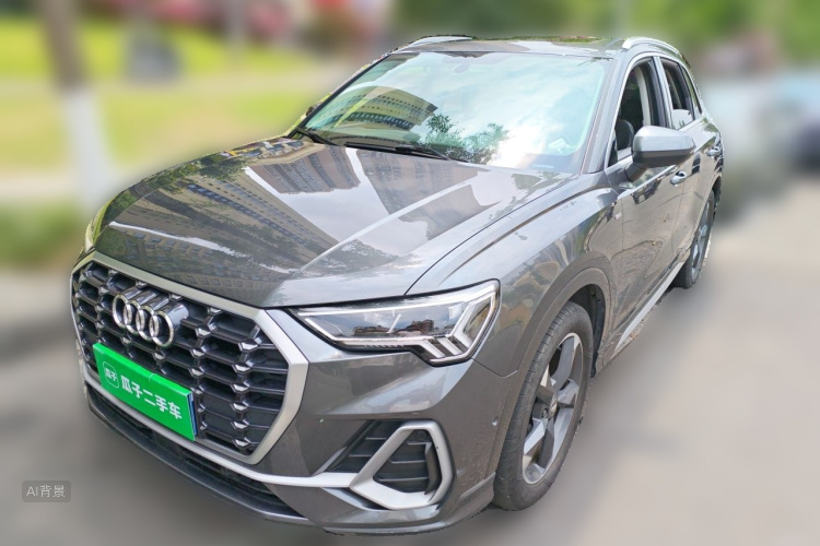 Audi Q3 2020 car image #2