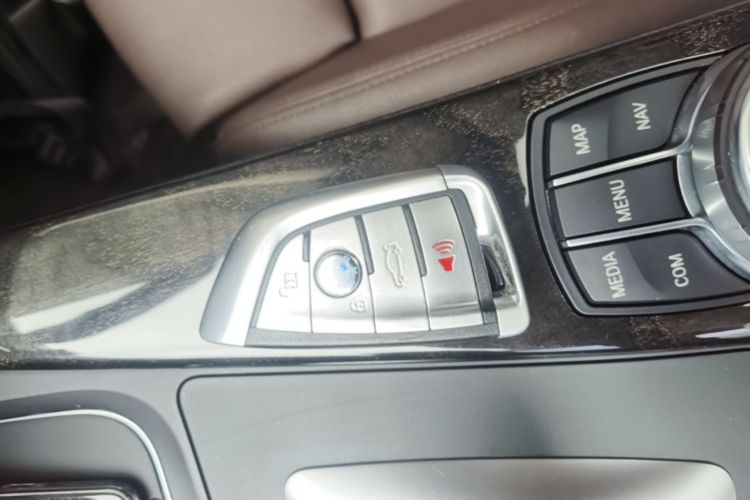 BMW 3 Series 2019 #14 BMW 3 Series 2019 car image #14