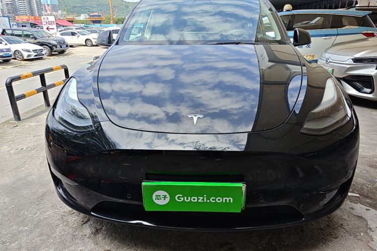 Tesla Model Y 2023 immagine di auto #3