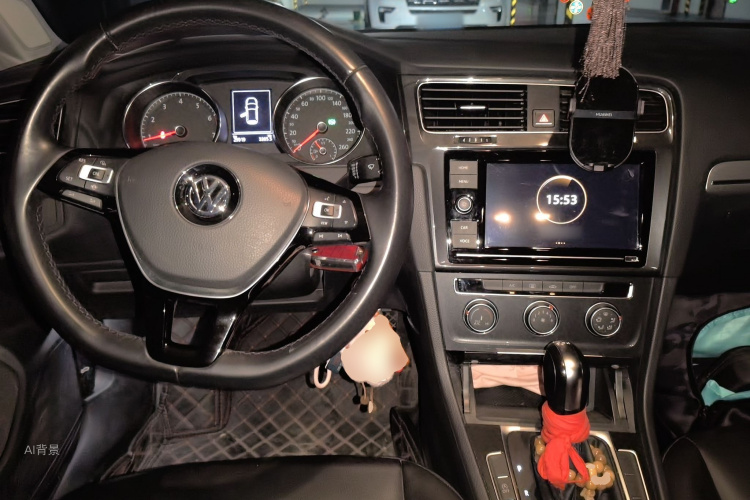 Volkswagen Golf 2019 car image #11