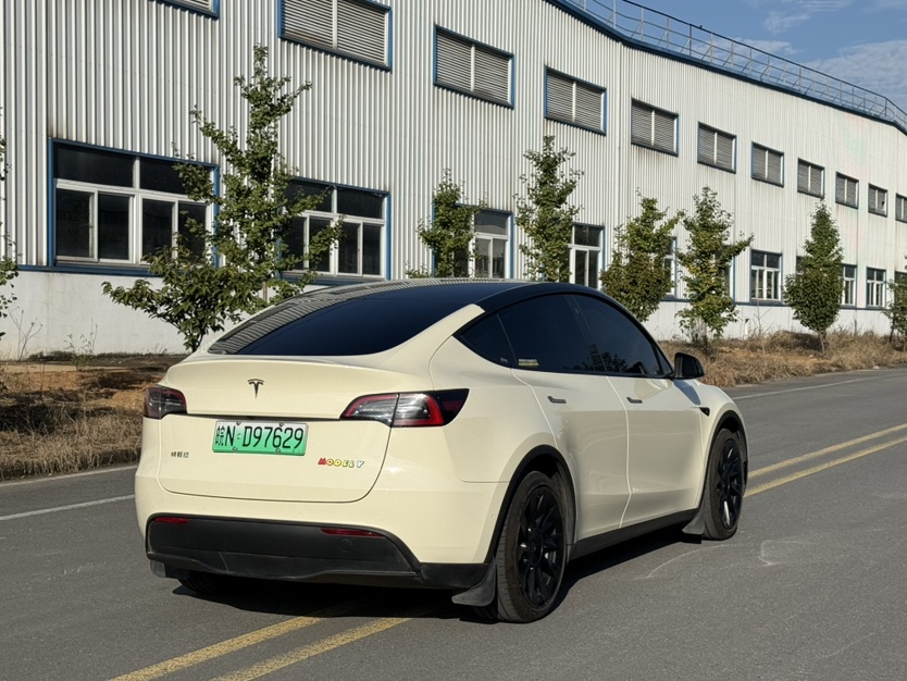 Tesla Model Y 2022 #9 Tesla Model Y 2022 car image #9