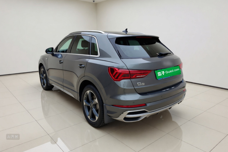Audi Q3 2022 car image #5