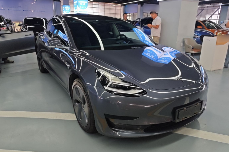 Tesla Model 3 2020 car image #4