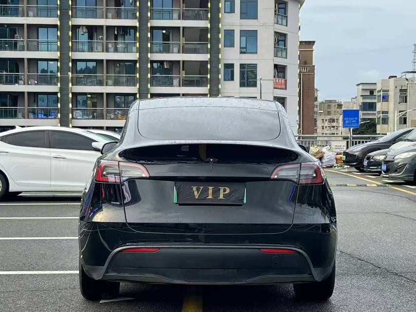 Tesla Model Y 2023 #11 Tesla Model Y 2023 car image #11