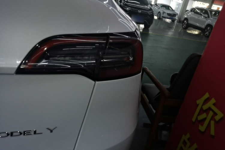 Tesla Model Y 2023 #8 Tesla Model Y 2023 car image #8