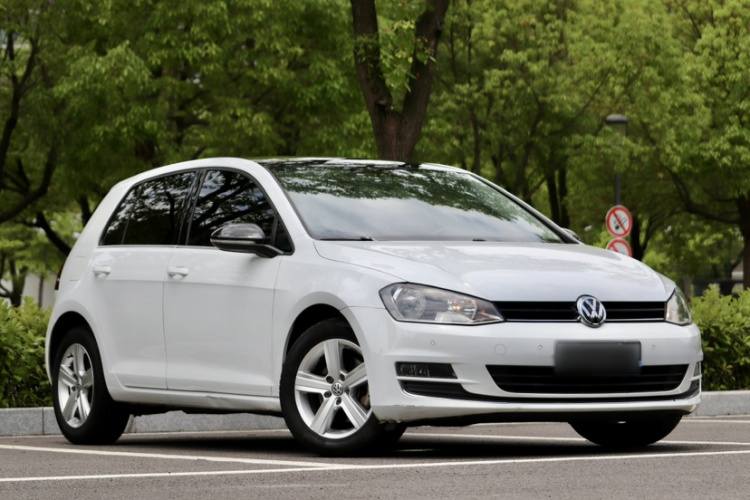 Volkswagen Golf 2017 car image #5