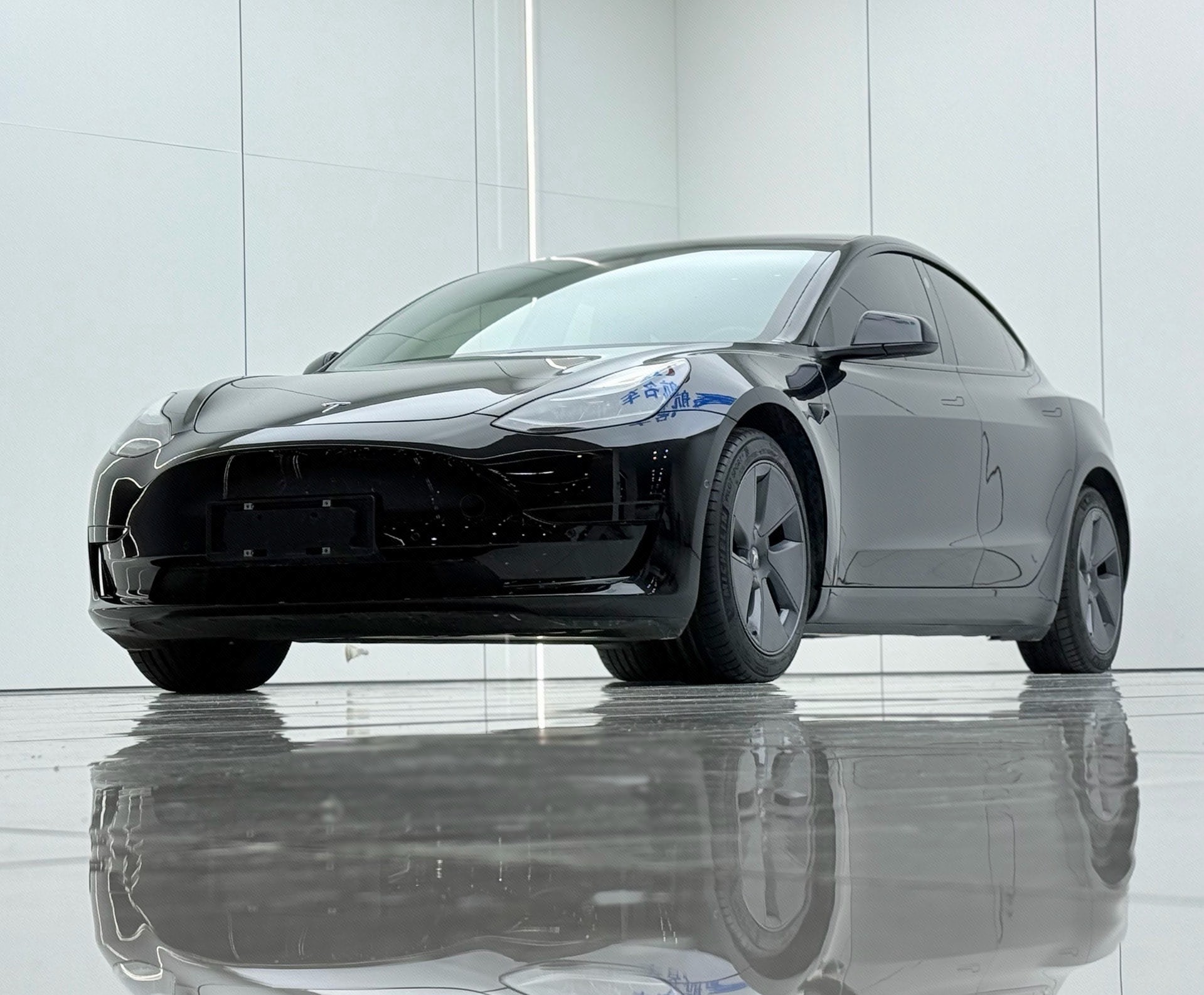 Tesla Model 3 2021 car image 