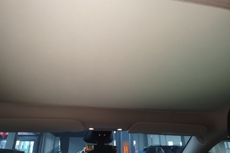 Tesla Model Y 2025 #20 Tesla Model Y 2025 car image #20