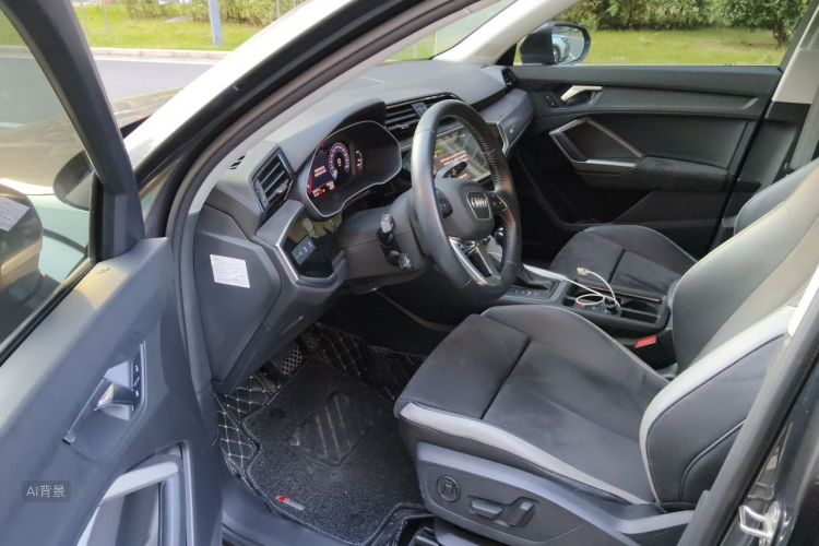 Audi Q3 2021 immagine di auto #18