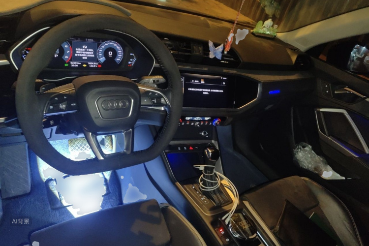 Audi Q3 2019 immagine di auto #11