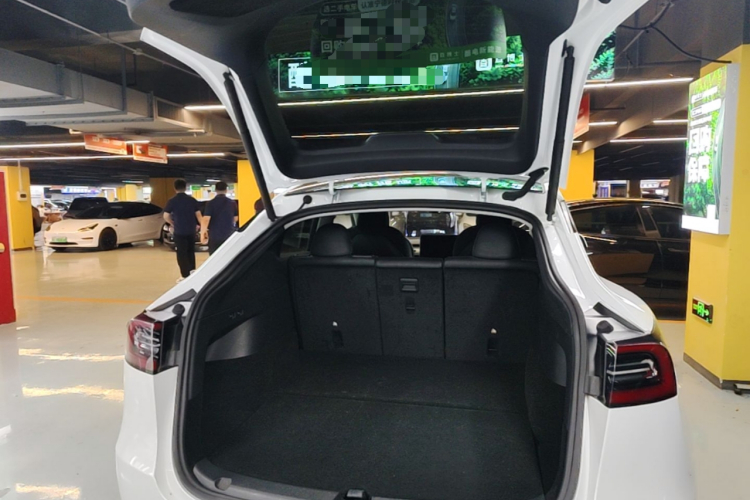 Tesla Model Y 2022 #23 Tesla Model Y 2022 car image #23
