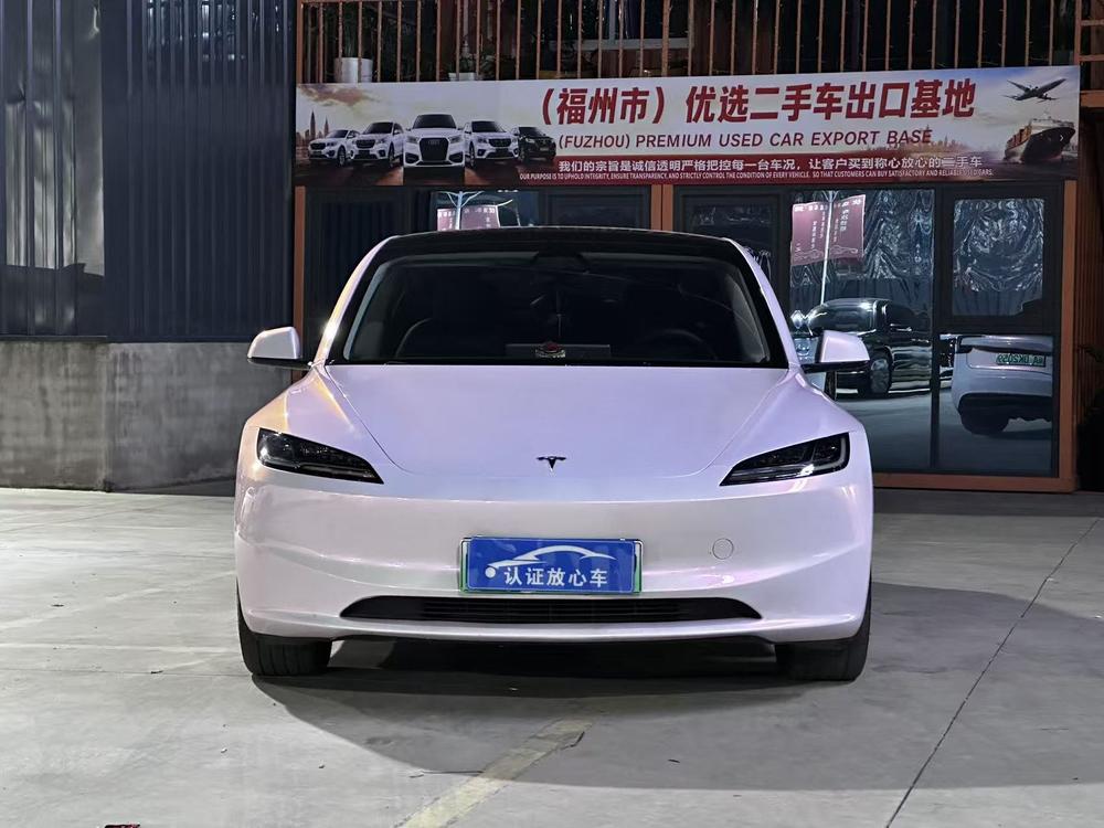 Tesla Model 3 2024 صورة سيارة #2