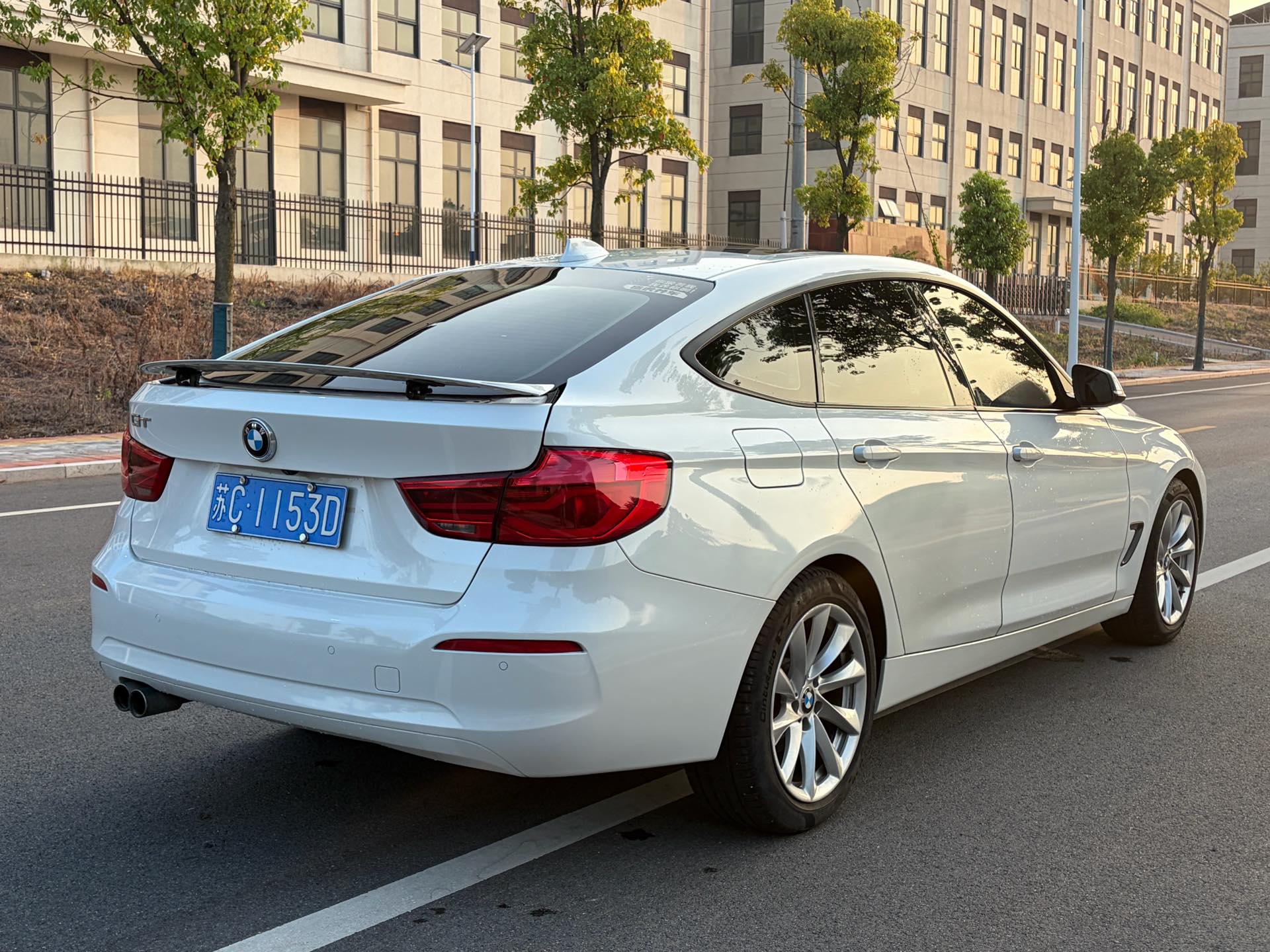 BMW 3 Series GT 2018 #6 BMW 3 Series GT 2018 car image #6