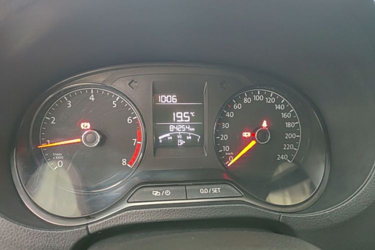 Volkswagen Polo 2017 car image #12