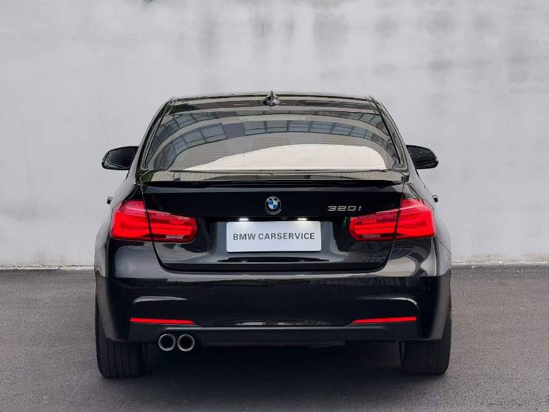 BMW 3 Series 2019 car image #8