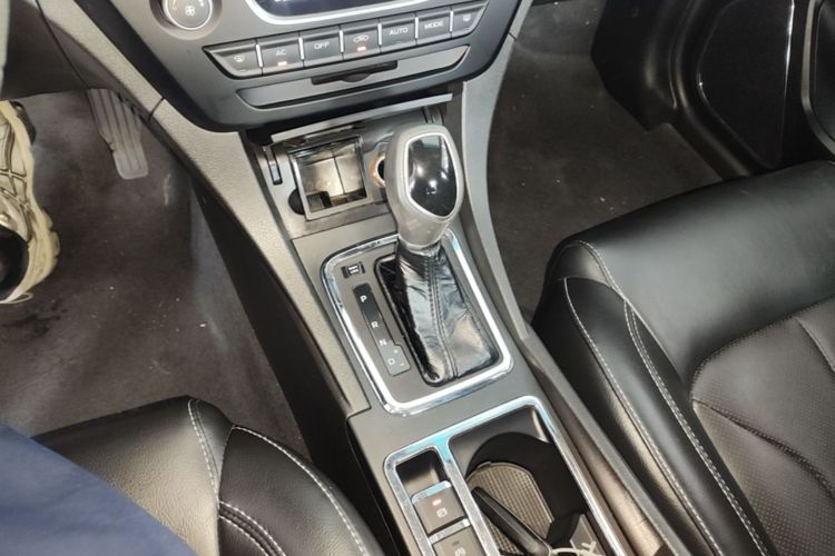 GEELY Emgrand 2016 immagine di auto #14