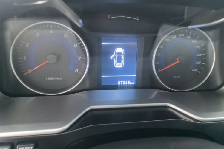 GEELY Emgrand 2015 car image #12