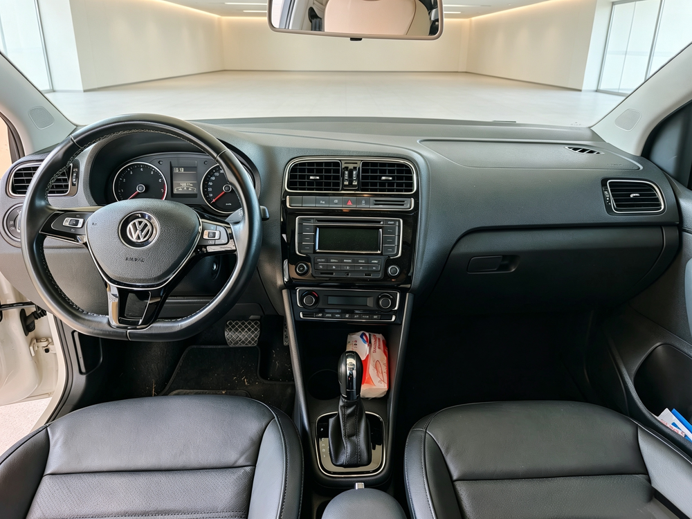 Volkswagen Polo 2014 car image #7