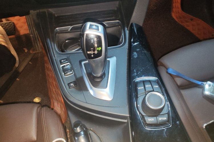 BMW 3 Series 2018 #14 BMW 3 Series 2018 car image #14