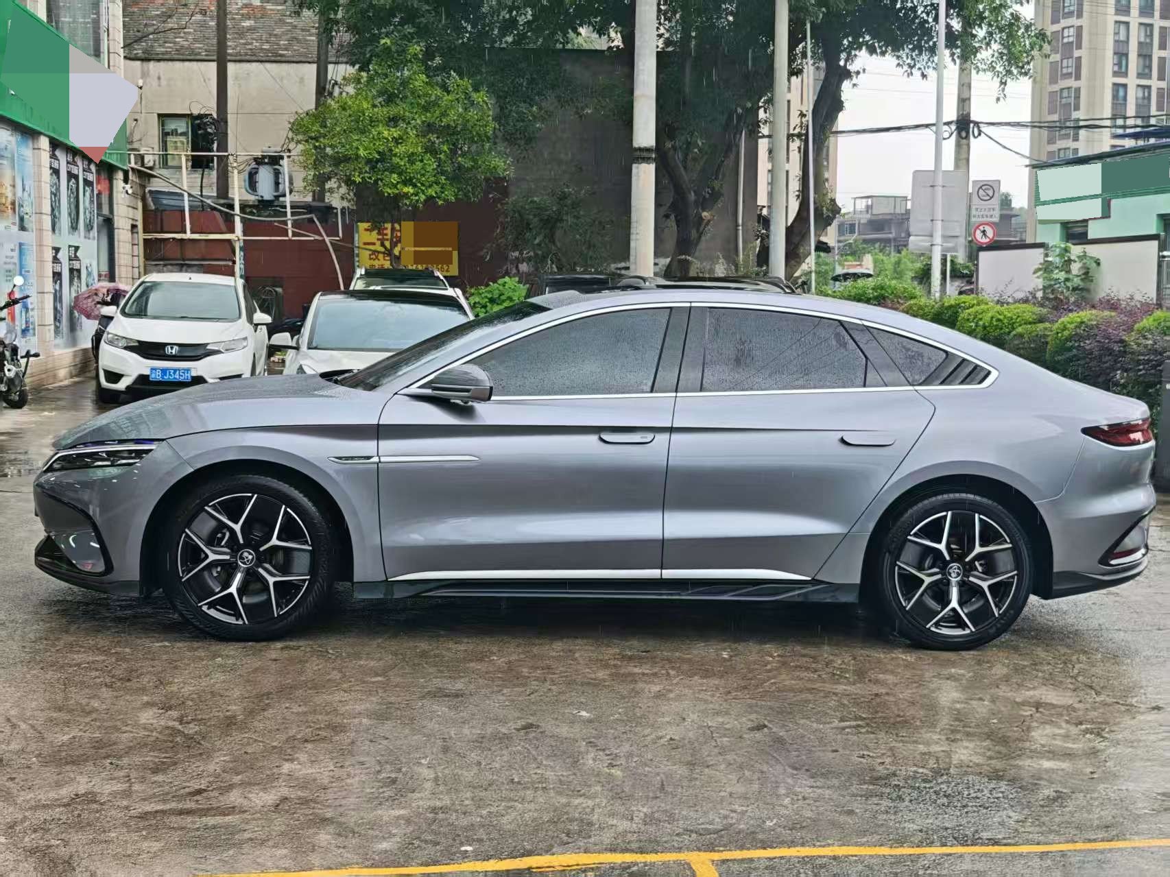 BYD Han 2024 car image #3