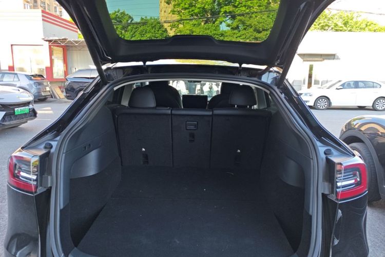Tesla Model Y 2021 #19 Tesla Model Y 2021 car image #19