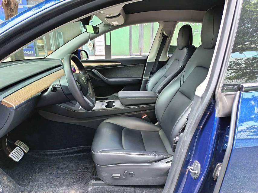 Tesla Model Y 2022 #4 Tesla Model Y 2022 car image #4
