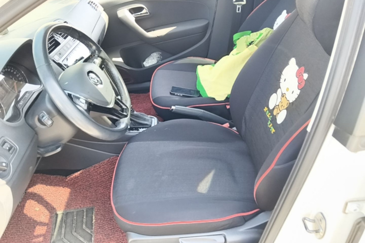 Volkswagen Polo 2018 car image #17