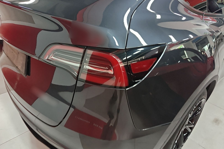 Tesla Model Y 2024 #8 Tesla Model Y 2024 car image #8