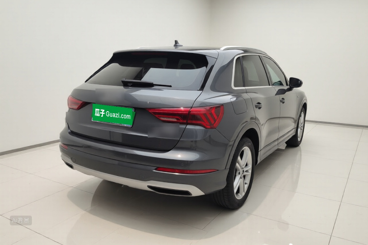 Audi Q3 2020 car image #7