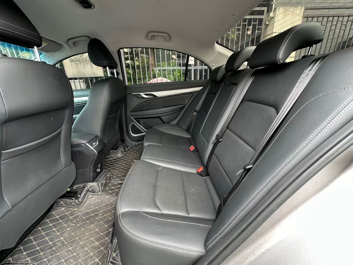 GEELY Emgrand 2019 car image #6