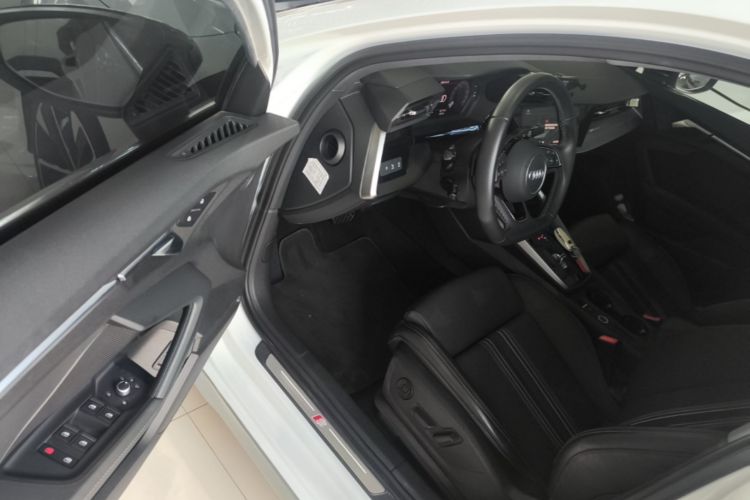 Audi A3 2023 immagine di auto #16