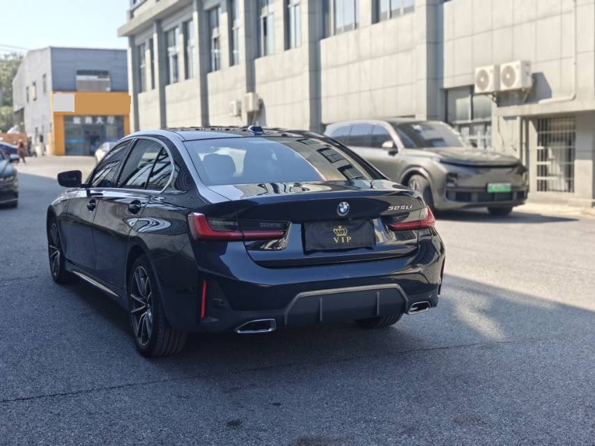 BMW 3 Series 2023 immagine di auto #3