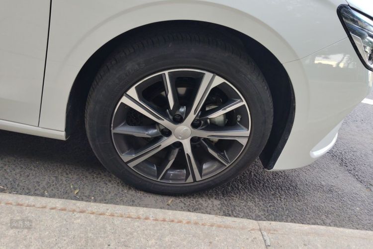 GEELY Emgrand 2024 car image #9