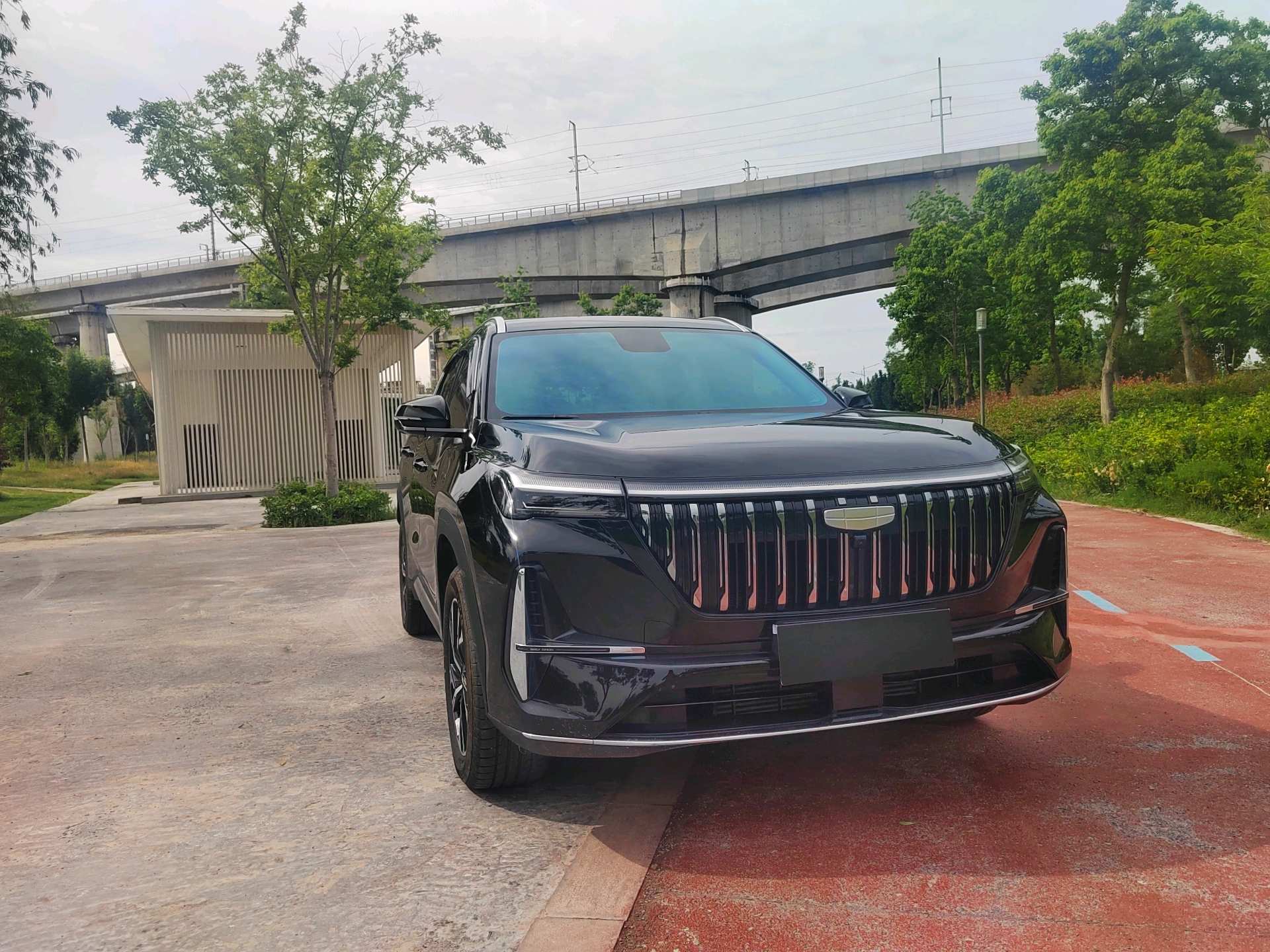 GEELY Boyue L 2025 car image #3