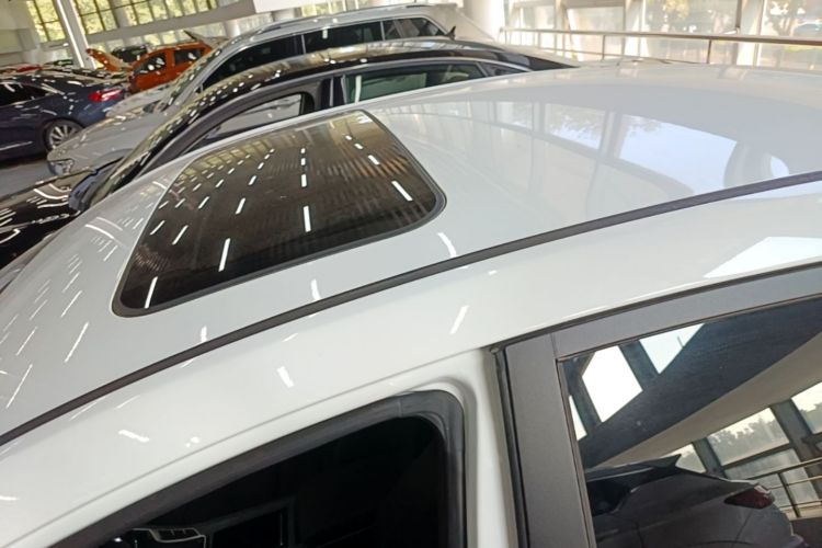 GEELY Emgrand 2021 car image #25