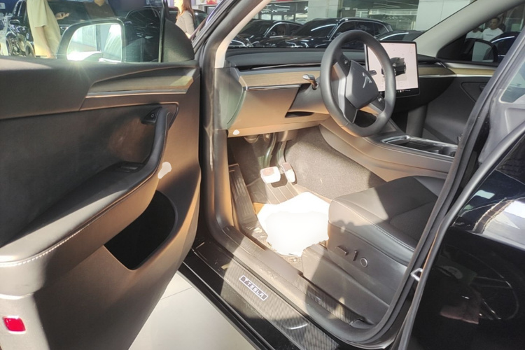 Tesla Model Y 2023 #16 Tesla Model Y 2023 image de voiture #16